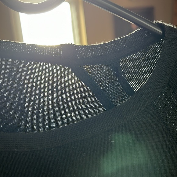 Men’s Slinky 50% Italian Wool Sweater with Sheer-Weave Jersey Sleeve Detailing - Picture 4 of 5